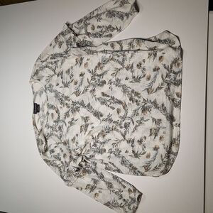 Van Heusen 60% Rayon  40% Polyester Long Sleeve Floral Top